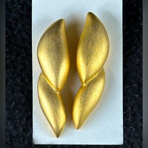 Gold Tone Spiral Shell Pierced Earrings Twisted Rope Elegant Dangle